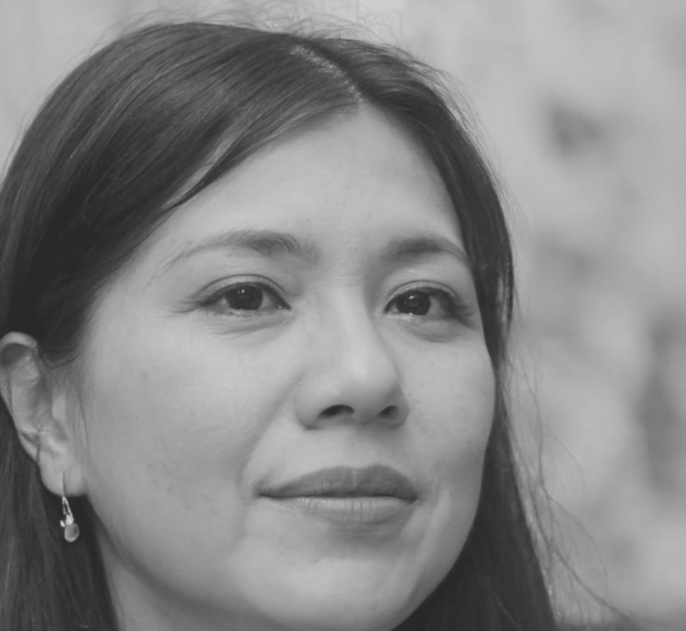 Sarah Chen, financial analysis instructor and business consultant